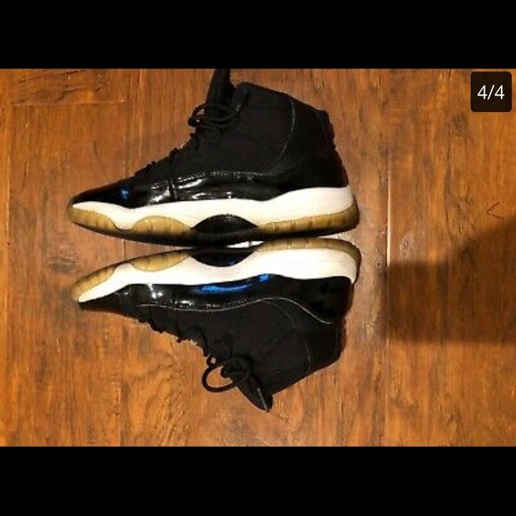 Jordan 11s “SpaceJams” 2016. Sz 7 . $100 obo - Picture 3 of 3